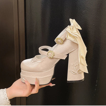 Butterfly-knot Party Pump